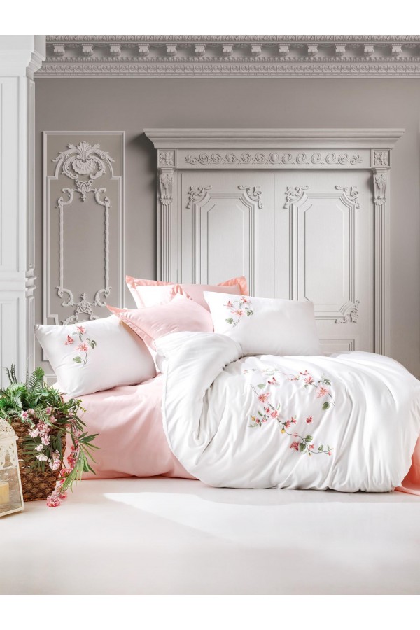 Cotton Box 3D Nakışlı Çift Kişilik Saten Nevresim Takımı Luna Pudra