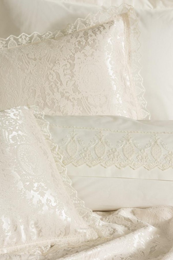 Cotton Box Chi Chi Çift Kişilik Pikeli Nevresim Takımı Silva Krem Cotton Box Chi Chi Çift Kişilik Pikeli Nevresim Takımı Silva Krem